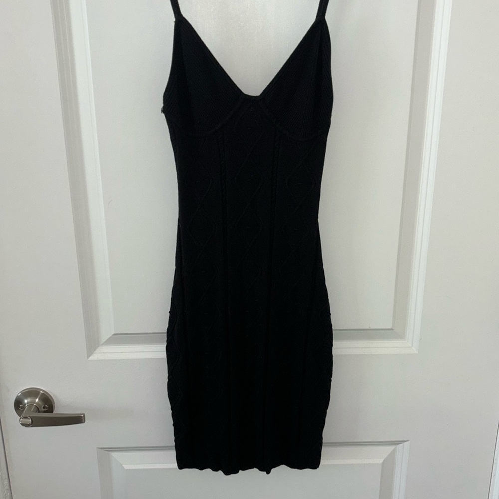 Ribbed black bodycon dress